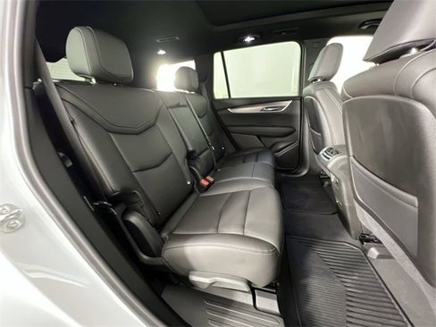 Certified 2025 Cadillac XT6 Luxury image 28