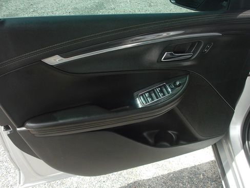 Used 2017 Chevrolet Impala LT FWD image 11