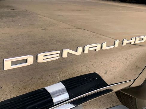 Used 2022 GMC Sierra 2500 Denali image 9