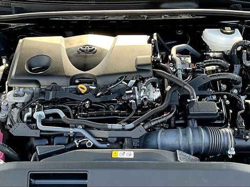 Used 2025 Toyota Camry SE FWD image 9