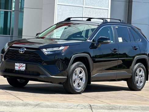 New 2025 Toyota RAV4 XLE image 8