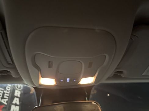 Used 2018 Jeep Renegade Latitude image 55