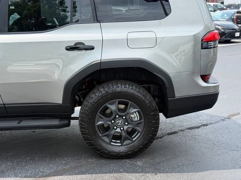 Used 2024 Lexus GX 550 AWD/4WD image 4