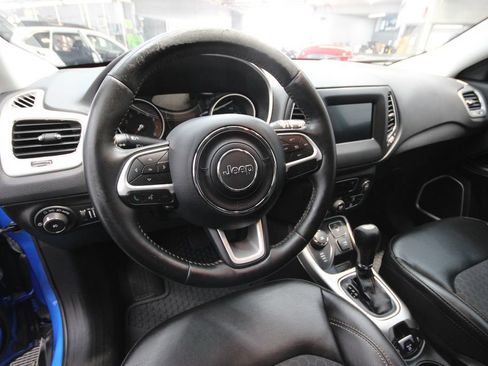 Used 2019 Jeep Compass Latitude w/ Cold Weather Group AWD/4WD image 14