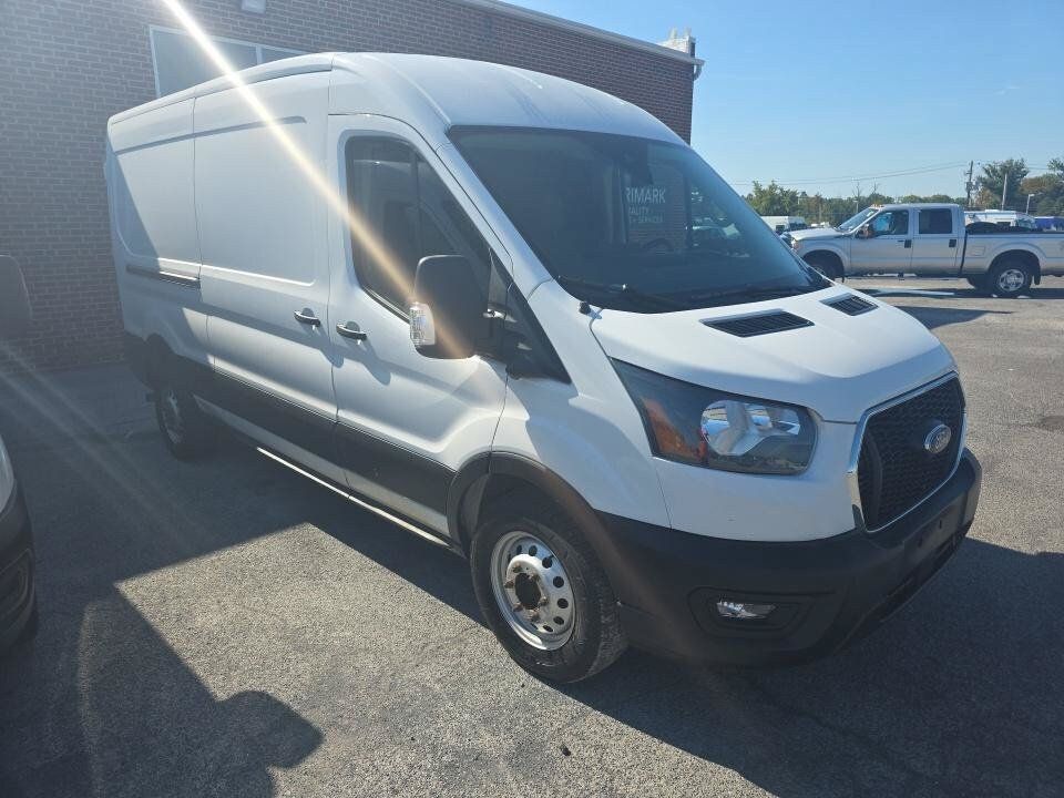Used 2022 Ford Transit 250 Medium Roof AWD w/ Load Area Protection Package image 6