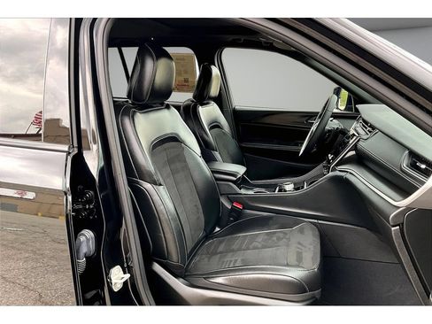 Certified 2023 Jeep Grand Cherokee Altitude AWD/4WD image 49