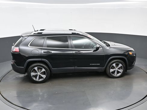 Used 2019 Jeep Cherokee Limited w/ Luxury Group AWD/4WD image 43