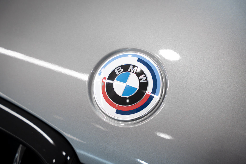 Used 2023 BMW M550i xDrive w/ Executive Package AWD/4WD image 16