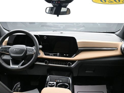 New 2026 Chevrolet Equinox ACTIV w/ Convenience Package III image 15