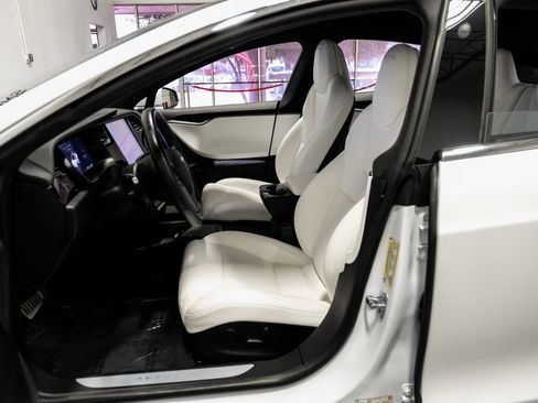 Used 2019 Tesla Model S Performance image 4