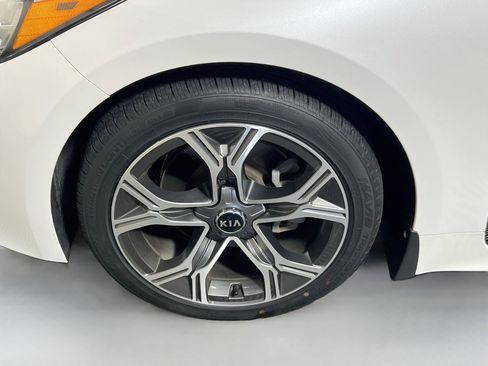 Used 2021 Kia Stinger GT-Line w/ Sun & Sound Package RWD image 13