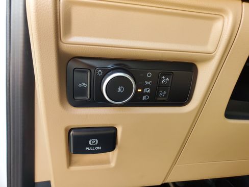 Used 2023 Ford F150 XLT AWD/4WD image 13