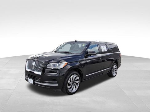 Used 2023 Lincoln Navigator L Reserve image 2