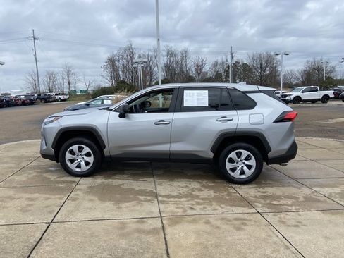 Used 2024 Toyota RAV4 LE image 6
