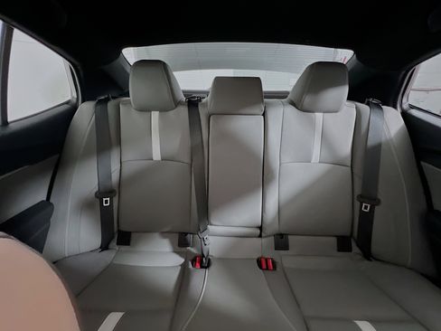 Used 2025 Toyota Camry SE image 33