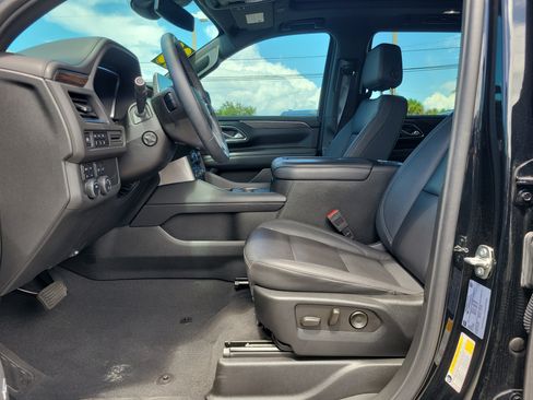 Used 2023 Chevrolet Tahoe Z71 w/ Luxury Package AWD/4WD image 13