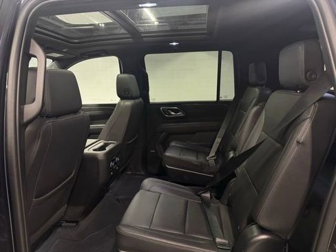 Used 2023 Chevrolet Suburban Z71 w/ Luxury Package image 13