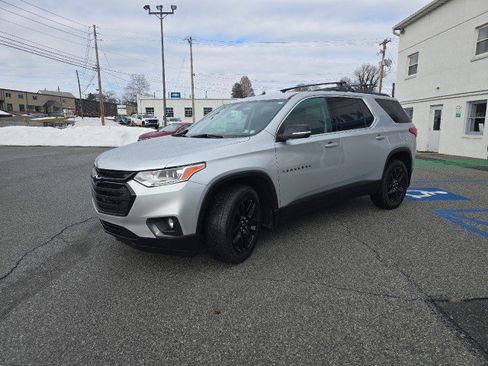 Used 2021 Chevrolet Traverse LT w/ LPO, Blackout Package image 7