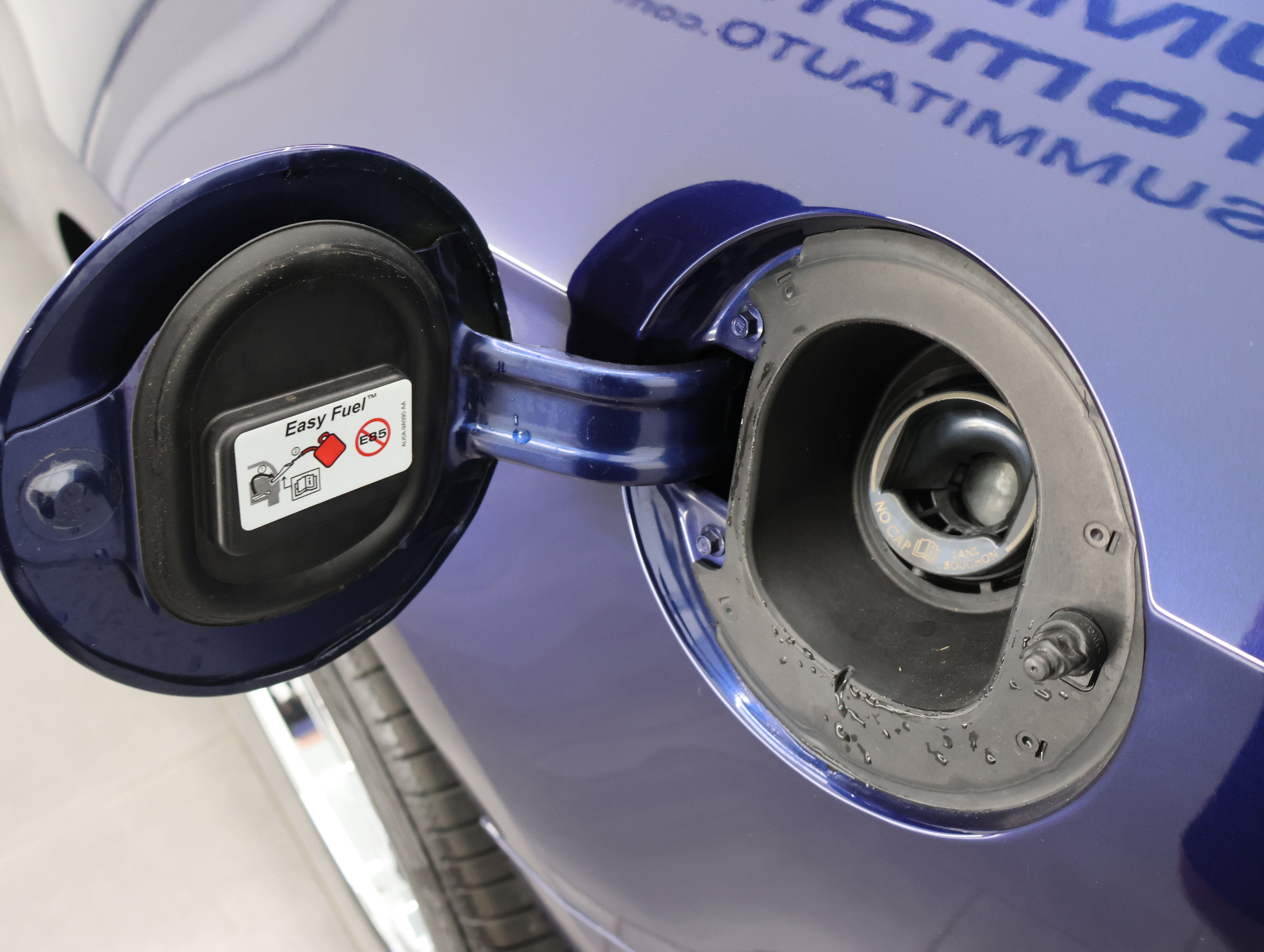 Used 2010 Ford Mustang GT RWD image 30