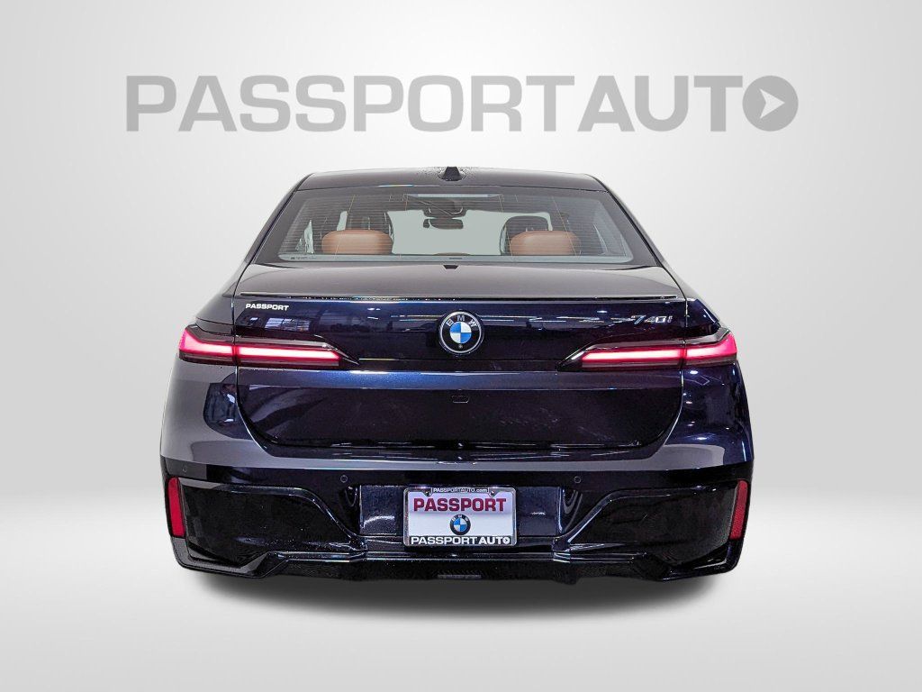 Certified 2023 BMW 740i RWD image 6