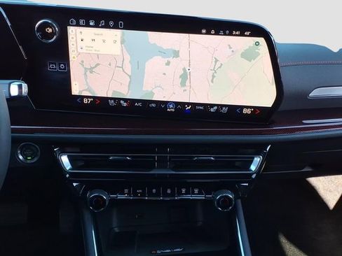 Used 2026 Chevrolet Traverse RS image 14