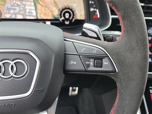 New 2025 Audi RS Q8 performance image 21