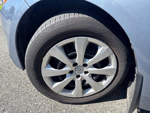 Used 2023 Toyota Corolla LE FWD image 11