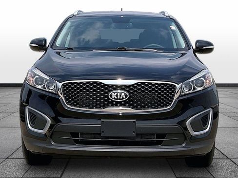Used 2017 Kia Sorento LX FWD image 3