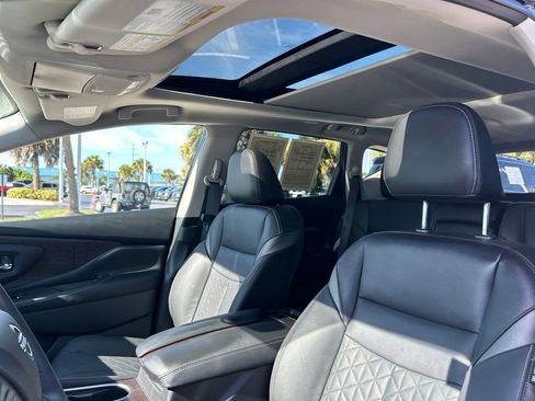 Certified 2024 Nissan Murano Platinum w/ Cargo Package FWD image 21