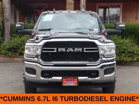 Used 2024 RAM 3500 Tradesman w/ Chrome Appearance Group AWD/4WD image 3