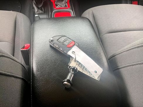 Used 2019 Jeep Wrangler Unlimited Sport S AWD/4WD image 14