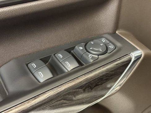 Used 2021 Chevrolet Silverado 1500 LTZ w/ LTZ Premium Package image 11