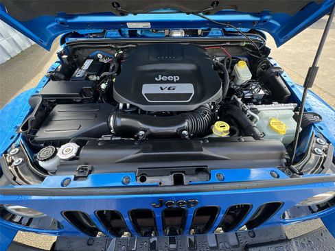 Used 2014 Jeep Wrangler Polar Edition image 25