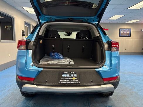 New 2026 Chevrolet TrailBlazer LT w/ Convenience Package FWD image 8