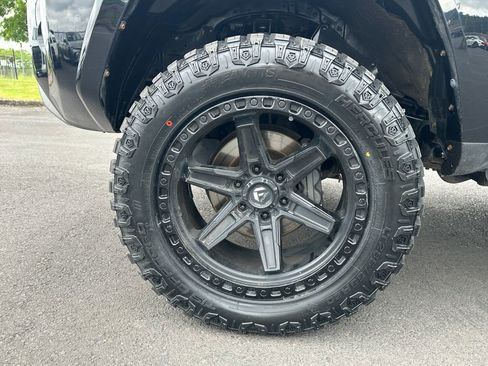 Used 2020 Toyota 4Runner TRD Off-Road Premium AWD/4WD image 12
