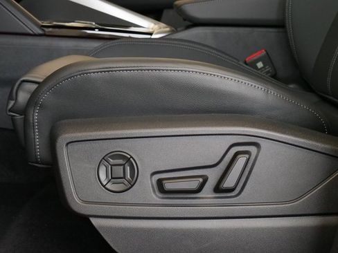 New 2025 Audi Q5 Prestige image 11