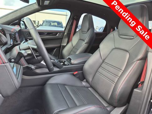 Used 2025 Porsche Cayenne GTS image 15