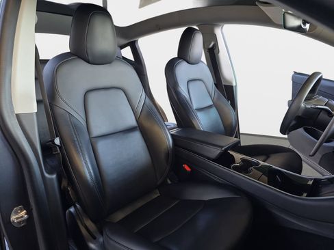 Used 2021 Tesla Model Y Long Range AWD/4WD image 12
