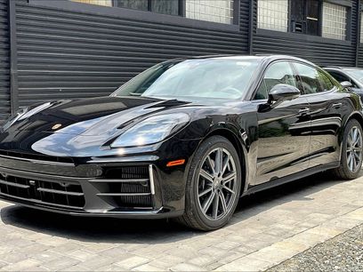 New 2025 Porsche Panamera 4