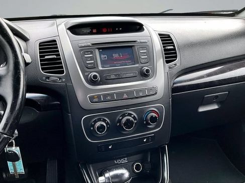 Used 2015 Kia Sorento LX AWD/4WD image 9