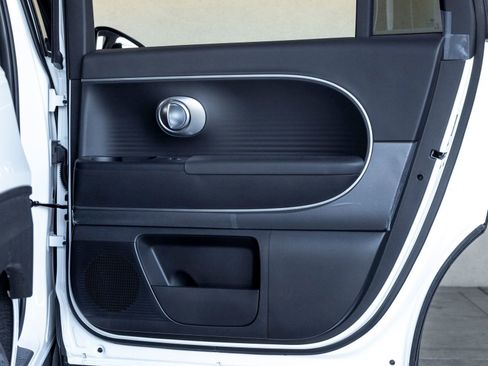 New 2026 Hyundai Ioniq 9 SE image 24