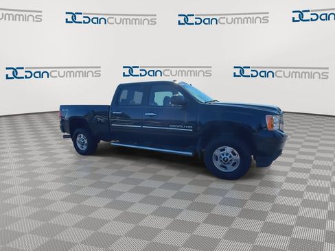 Used 2013 GMC Sierra 2500 Denali AWD/4WD image 2