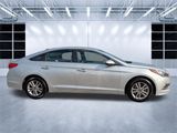 Used 2017 Hyundai Sonata SE image 3