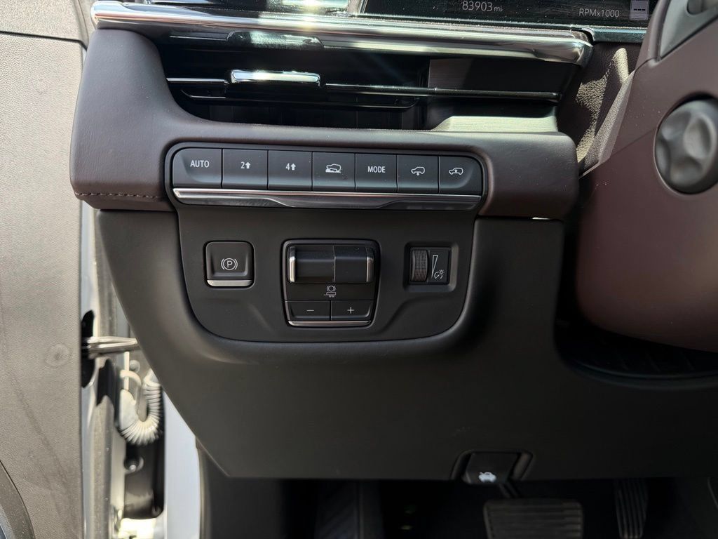 Used 2021 Cadillac Escalade Sport Platinum AWD/4WD image 14