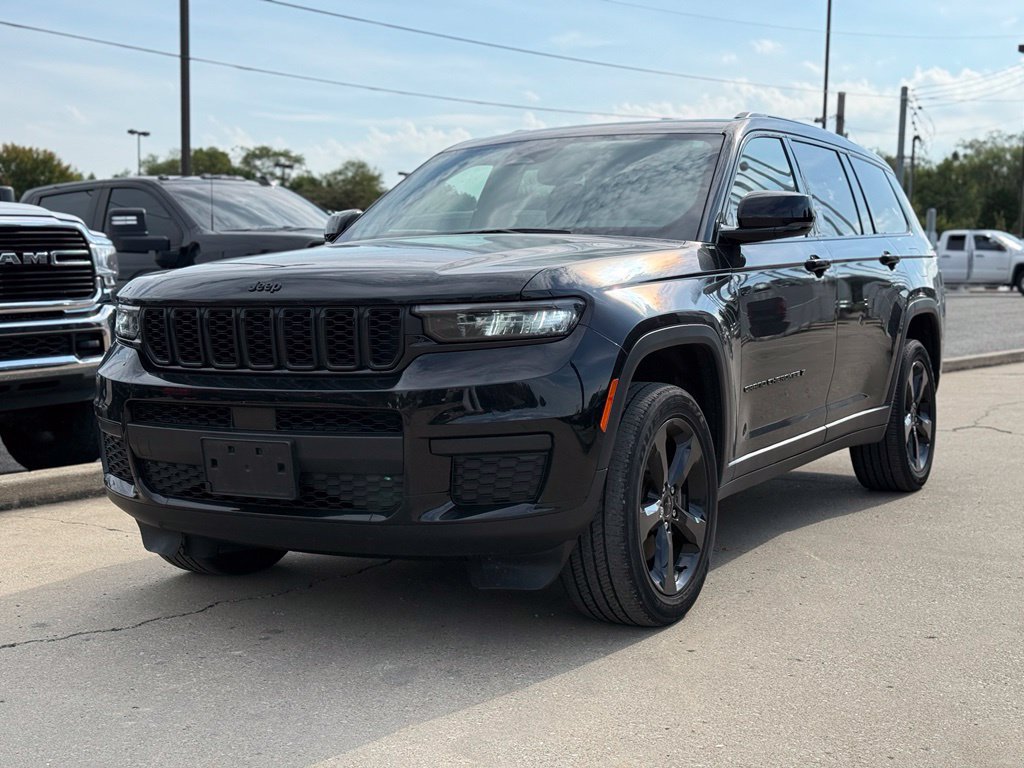 Used 2023 Jeep Grand Cherokee L Laredo AWD/4WD image 2