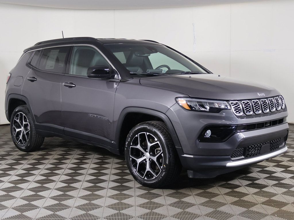 Used 2024 Jeep Compass Limited AWD/4WD image 2