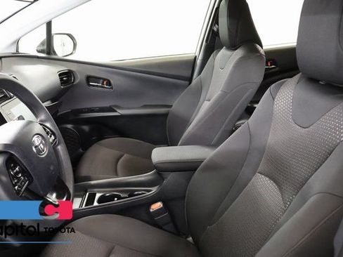 Certified 2022 Toyota Prius LE FWD image 12