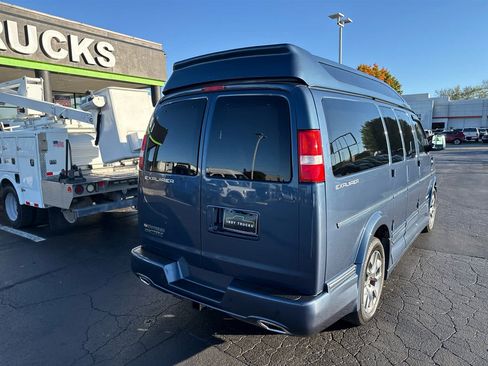 Used 2023 Chevrolet Express 2500 image 8