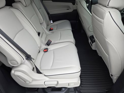 New 2026 Honda Odyssey Touring image 24