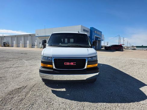 Used 2024 GMC Savana 2500 w/ Driver Convenience Package image 8